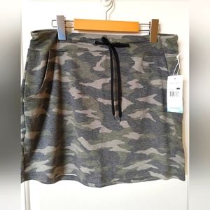Balance Collection Camo Short Skirt ~ Size L